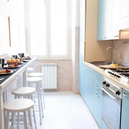 The Rent - Lovely Two-bedroom Near Termini Station