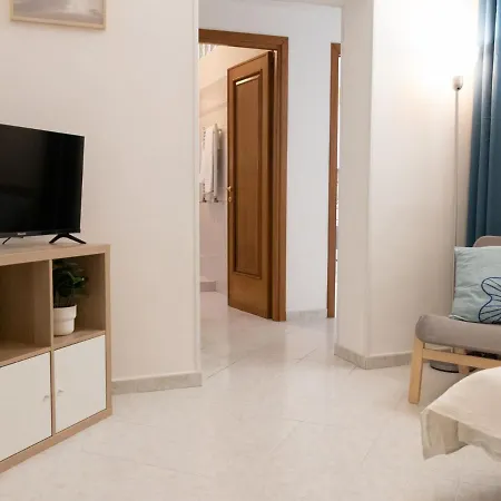 The Rent - Lovely Two-bedroom Near Termini Station *